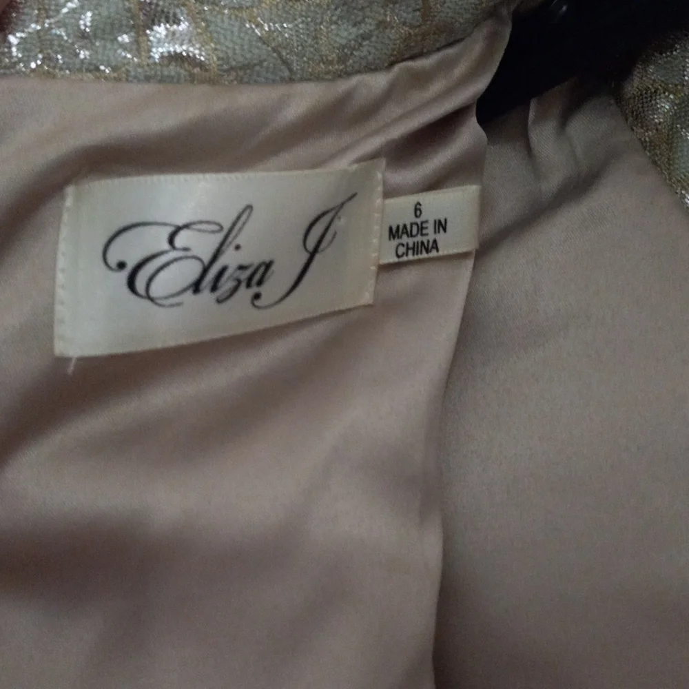 Semi Formal Dress - Picture 3 of 3